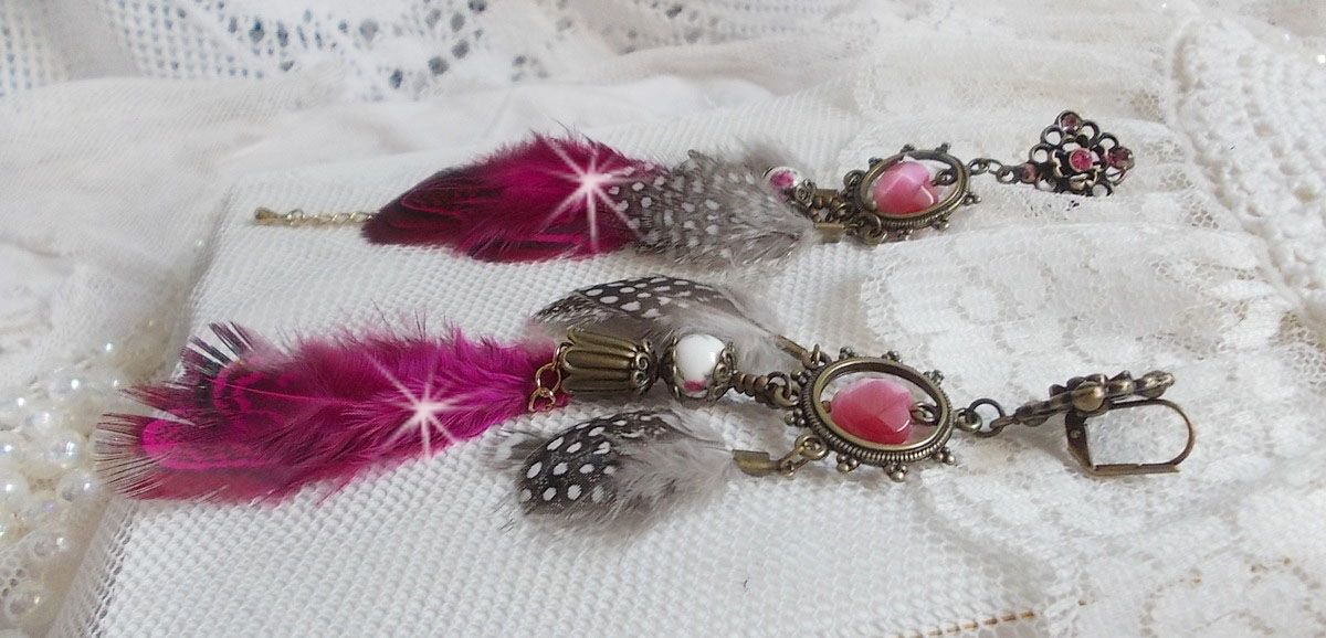 Navajo BO fucsia y marrón con cuentas de vidrio, cristales de Swarovski y plumas