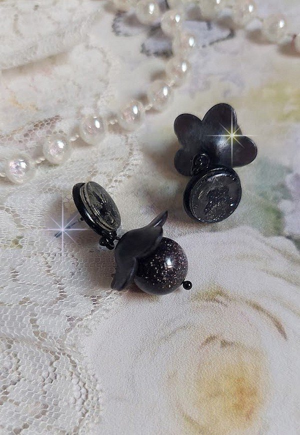BO Pépites montées avec fleurs frostesd, perles verres, cabochons résines et puces d'oreilles en métal