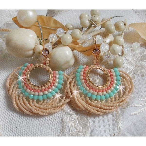 BO Ronde de Perles cr&eacute;&eacute; avec des rocailles et des facettes en verre de Boh&egrave;me