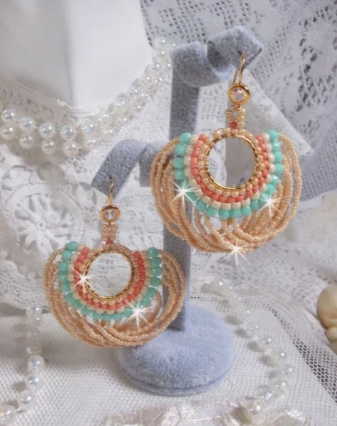 BO Ronde de Perles cr&eacute;&eacute; avec des rocailles et des facettes en verre de Boh&egrave;me