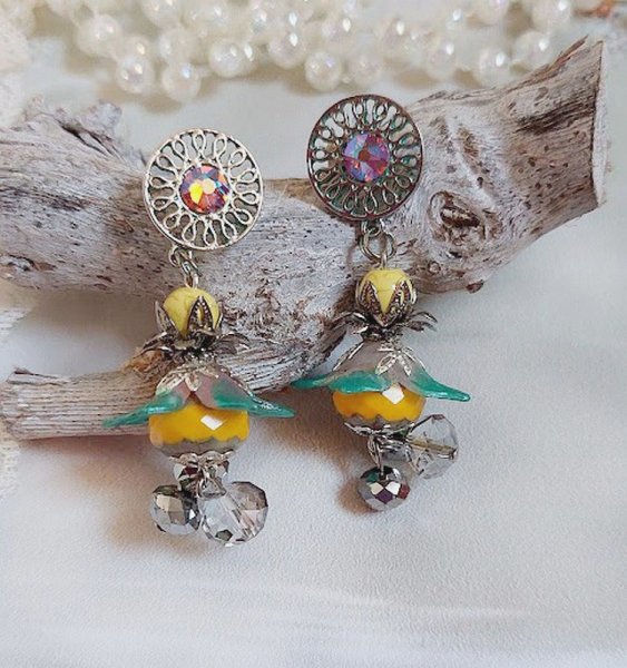 BO C&acirc;line mont&eacute;es avec perles potiron verre, facettes, coupelles, fleurs et perles cristal Swarovski