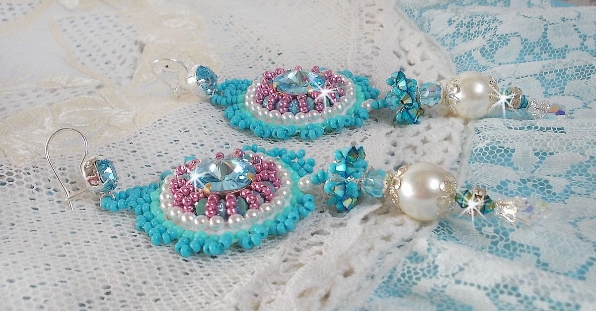 BO Beauty Alicia Azul bordado con cristales de Swarovski, perlas redondas y rocallas Miyuki