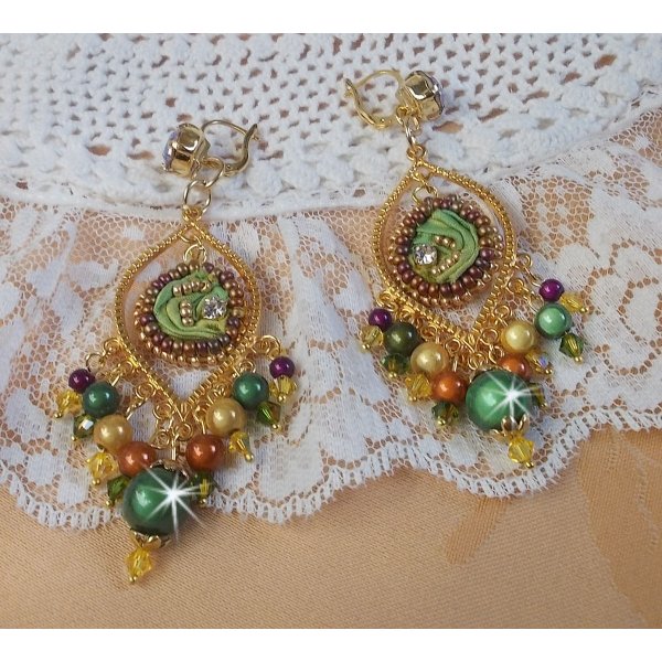 BO Luna veneciana bordada con cinta de seda color camale&oacute;n, cristales de Swarovski y cuentas m&aacute;gicas