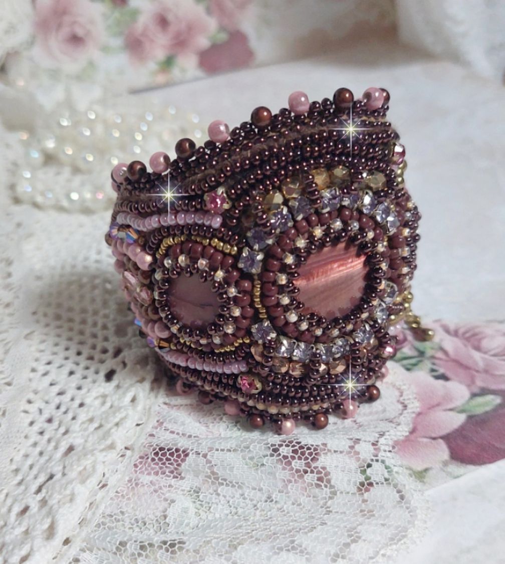 Pulsera puño romántica bordada con perlas de caoba de estilo vintage y cuentas de semillas