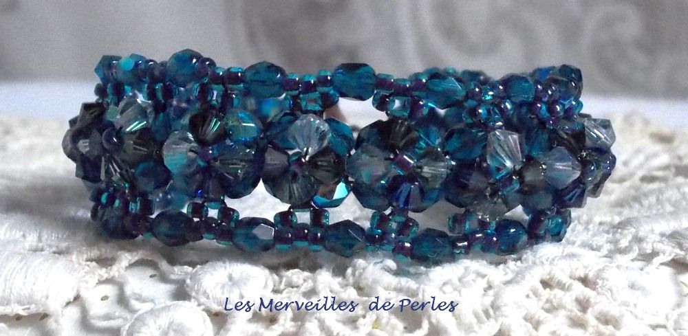 Pulsera Belle de Nuit con facetas de cristal de bohemia y peonzas de cristal de Swarovski