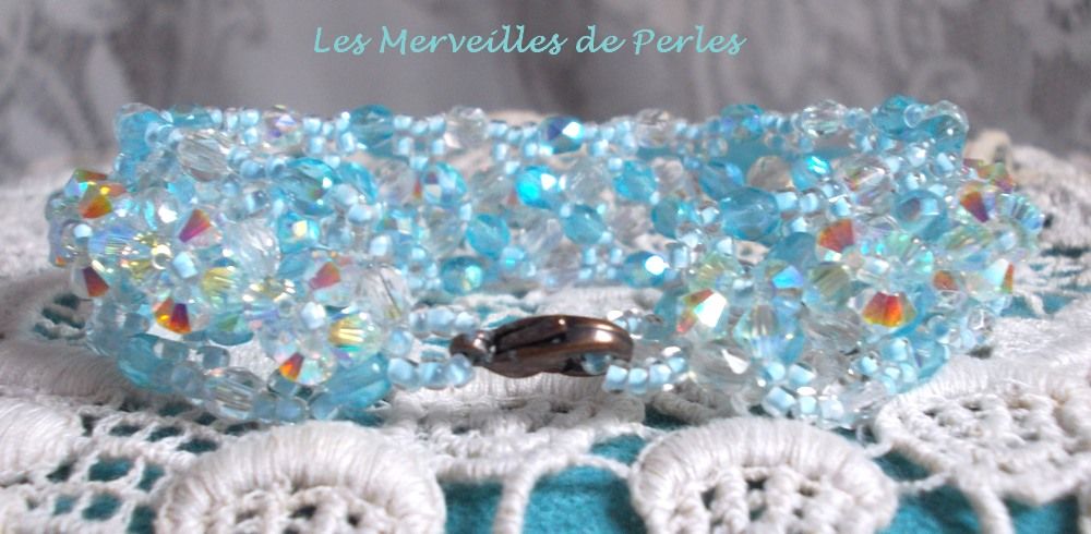 Pulsera Crystal Blue con facetas y espirales de cristal Swarovski