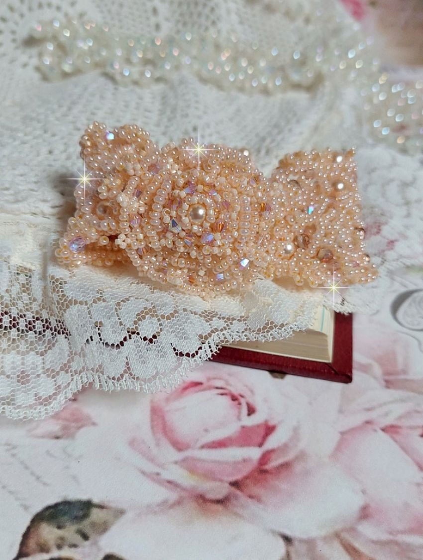 Pulsera Idylle Beauty bordada con cristales de Swarovski, facetas, cuentas redondas, cuentas de semillas con cierre y cadena chapados en oro