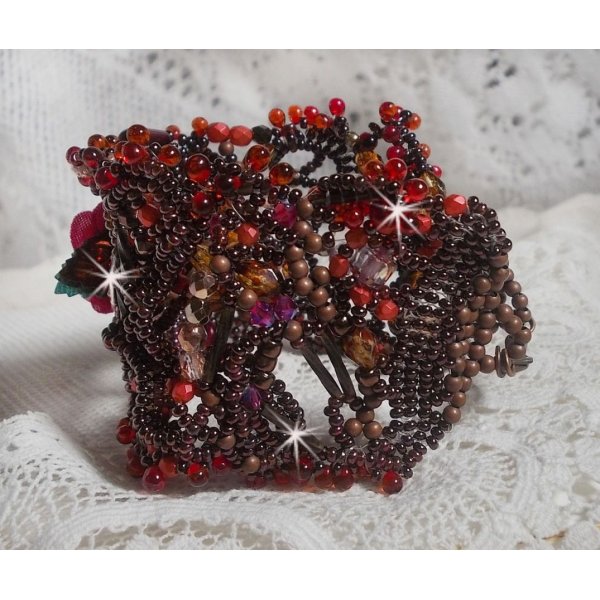 Pulsera brazalete Belle H&eacute;l&egrave;ne todo en rocallas, flor de tela, cuentas de piedras preciosas (calcita amarilla/blanca) y rocallas