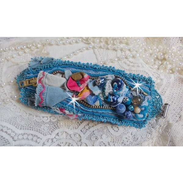 Pulsera brazalete Far West bordada con tela vaquera, cuentas de piedras preciosas: Sodalita, Agatha, cuentas de cerámica, cuentas de cristal de Bohemia y cuentas de semillas