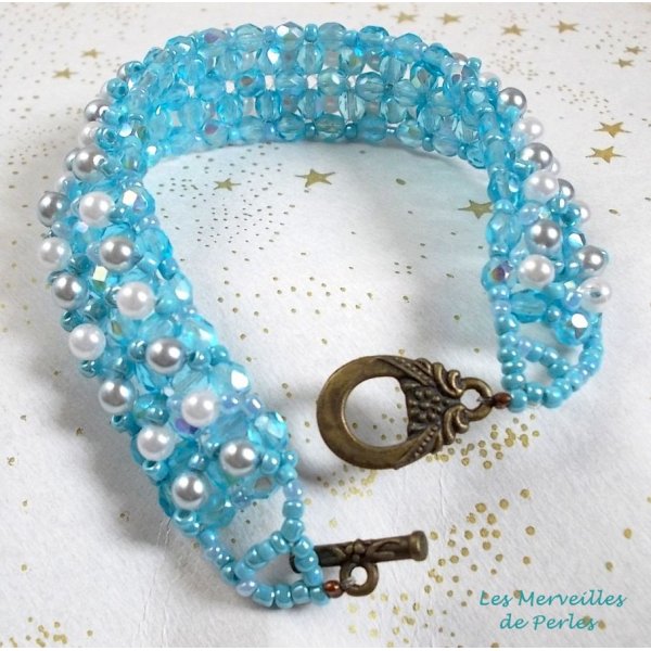 Pulsera de cuentas celestiales con facetas y cuentas de cristal nacarado