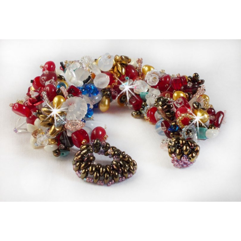 Bracelet Printemps coloré avec des perles nacrées, des cristaux de Swarovski et diverses perles