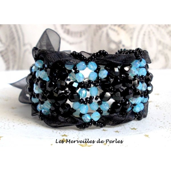 Pulsera Prestige con facetas negras y azules y cinta de organza