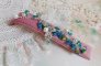 Bracelet Regard Scintillant avec fleurs frosted, clochettes verres, rondes résines, breloques et perles Cristal Swarovski