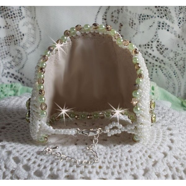 Pulsera Seducci&oacute;n con encaje, cabuj&oacute;n de resina victoriana, facetas y rocallas