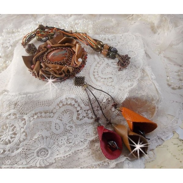 Collar Romance &Aacute;mbar Bordado con cuero Caramelo/Naranja/Caoba, piedras semipreciosas (&Aacute;gata, Citrino, Jaspe Picasso) y cristales de Swarovski