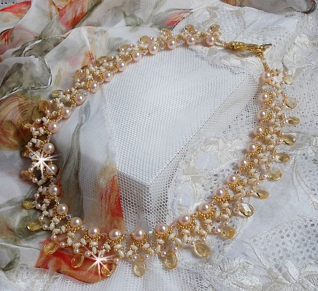 Collar Charmeuse Champagne con cristales Swarovski y gotas de cristal facetado
