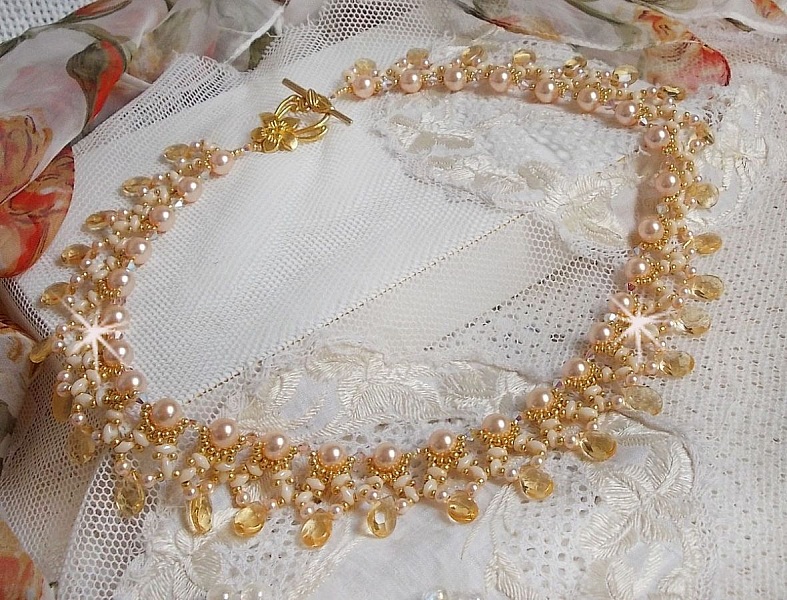 Collar Charmeuse Champagne con cristales Swarovski y gotas de cristal facetado
