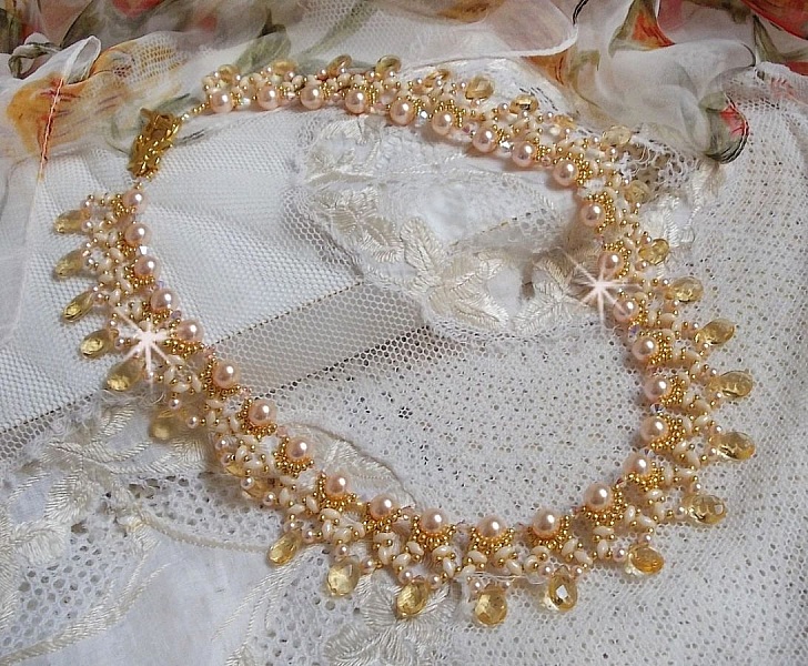 Collar Charmeuse Champagne con cristales Swarovski y gotas de cristal facetado