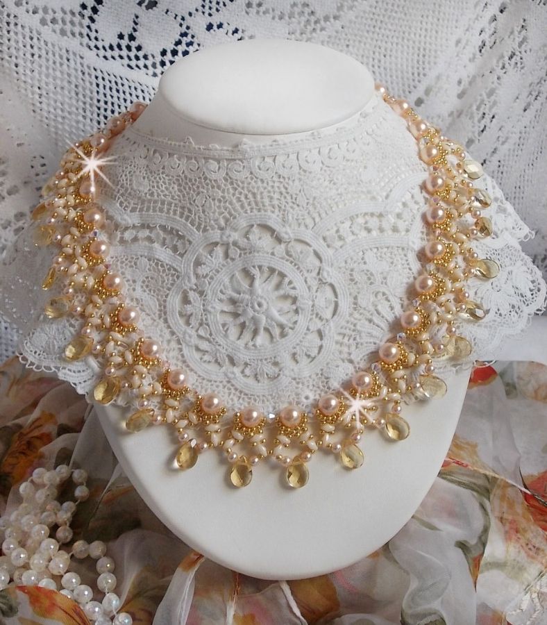 Collar Charmeuse Champagne con cristales Swarovski y gotas de cristal facetado