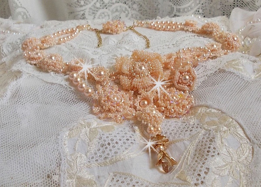 Collar Idylle Beaut&eacute; Haute-Couture, s&oacute;lo perlas de Swarovski y cuentas de rocalla 