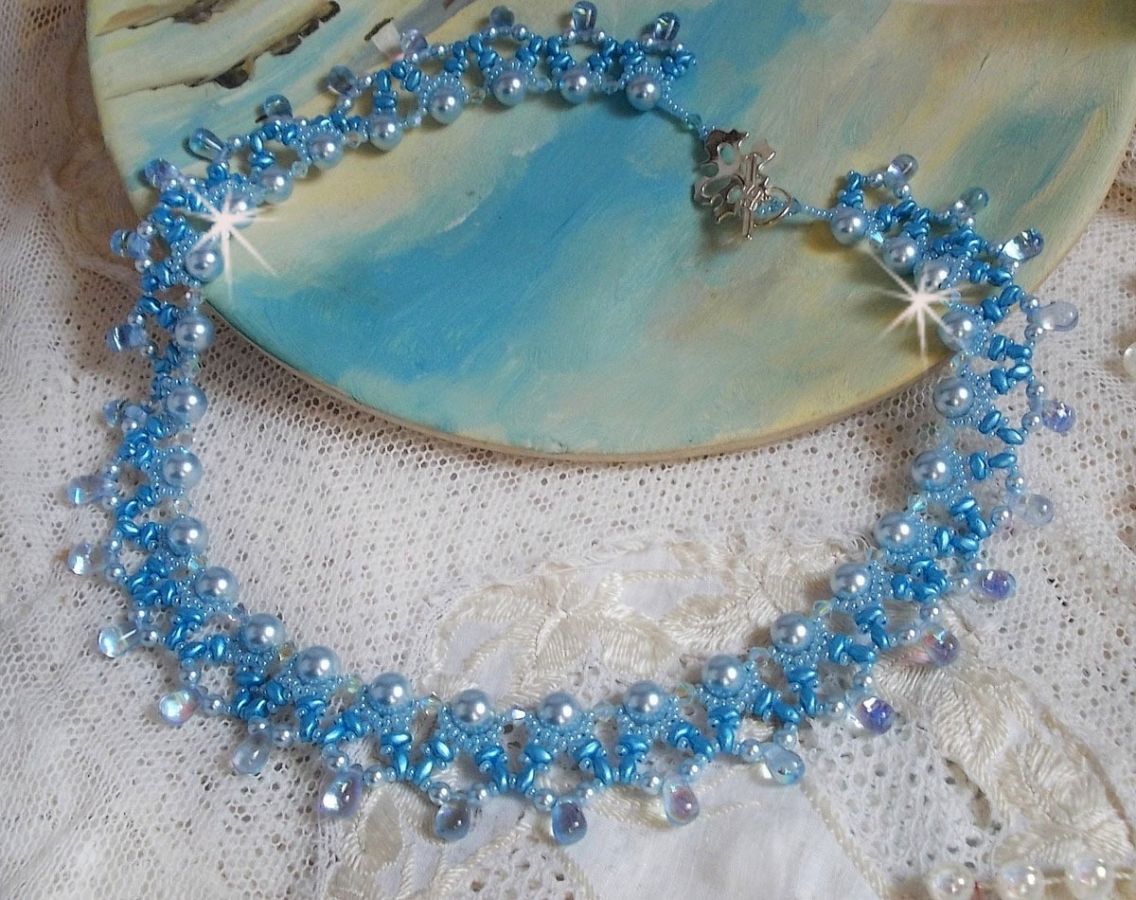 Collar Light Azur con perlas de cristal Swarovski y gotas de vidrio