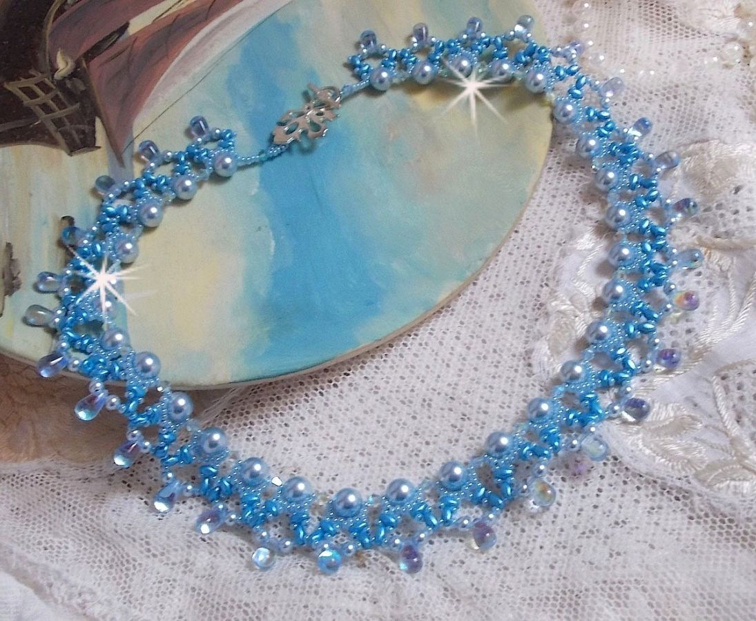 Collar Light Azur con perlas de cristal Swarovski y gotas de vidrio