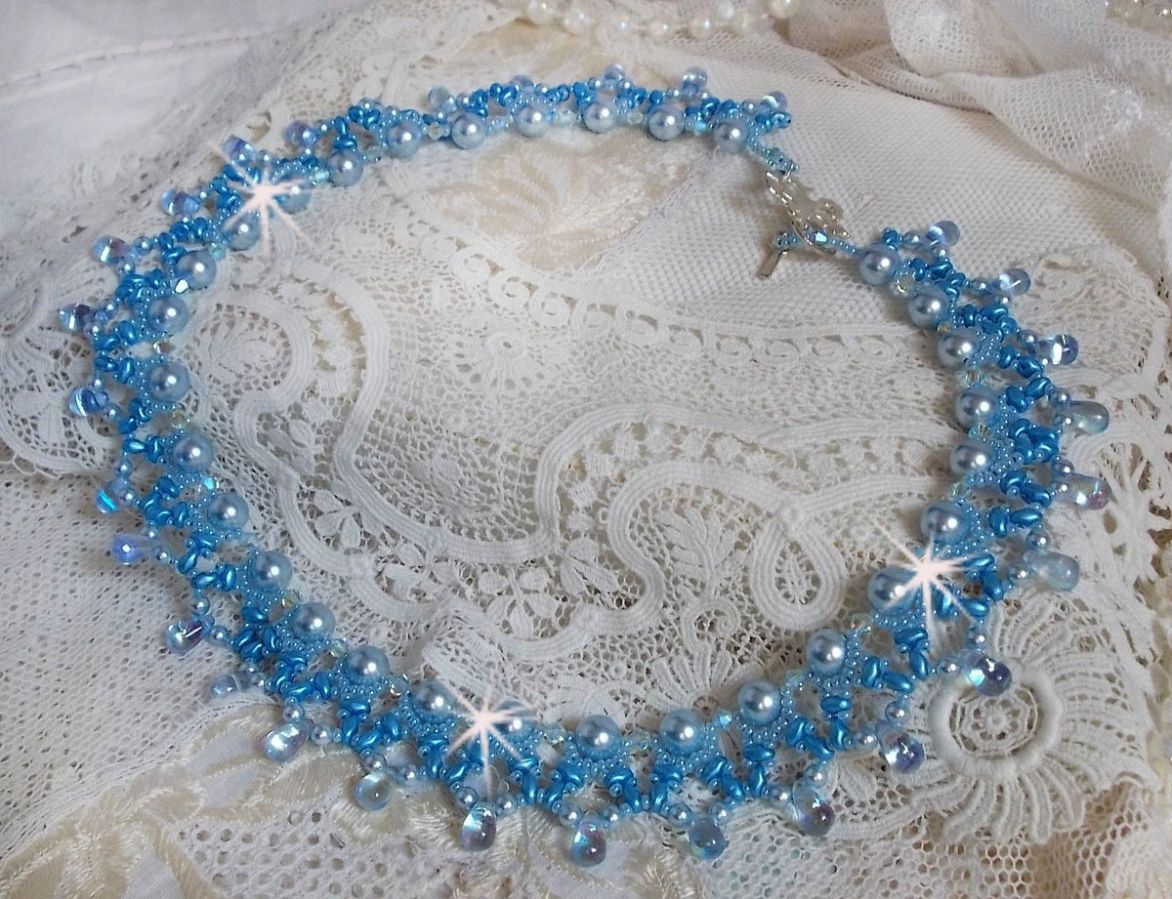 Collar Light Azur con perlas de cristal Swarovski y gotas de vidrio