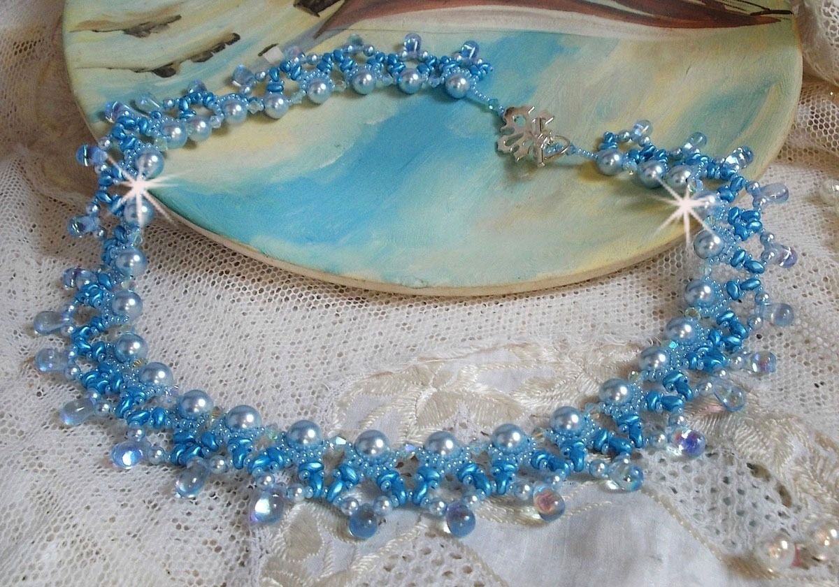 Collar Light Azur con perlas de cristal Swarovski y gotas de vidrio