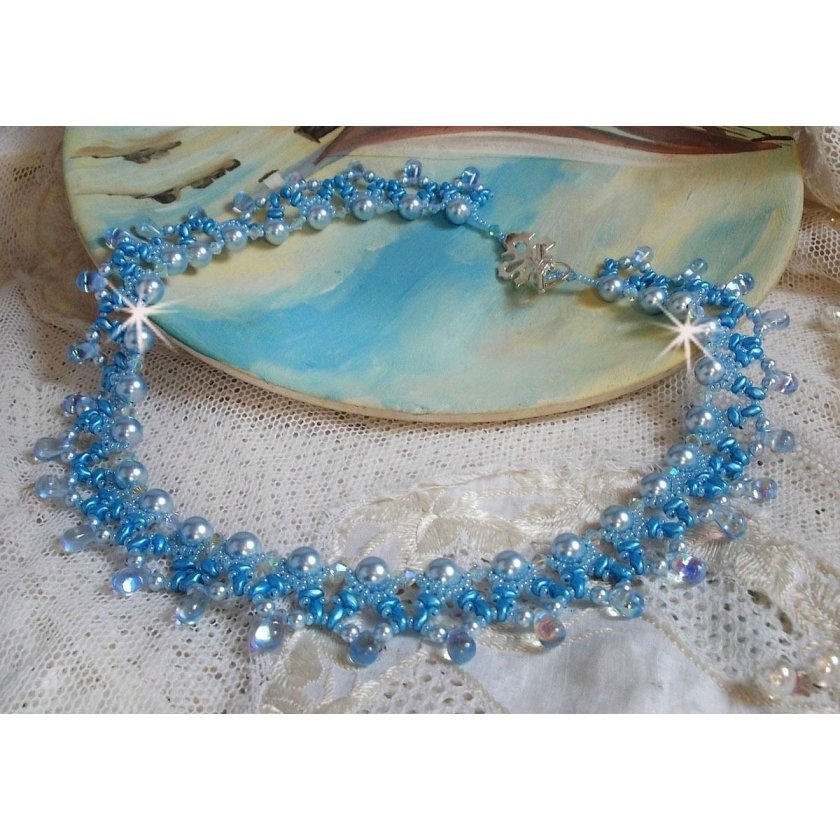 Collar Light Azur con perlas de cristal Swarovski y gotas de vidrio