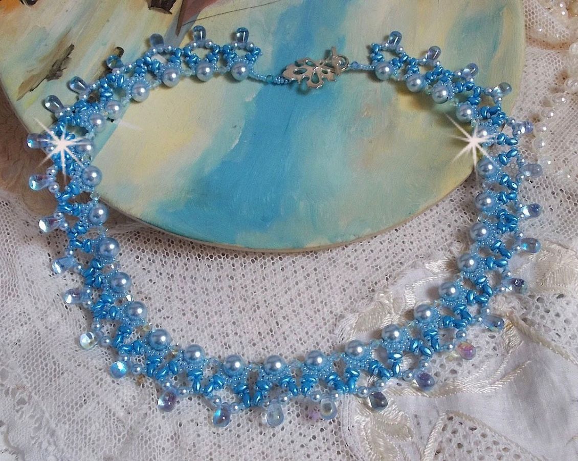 Collar Light Azur con perlas de cristal Swarovski y gotas de vidrio