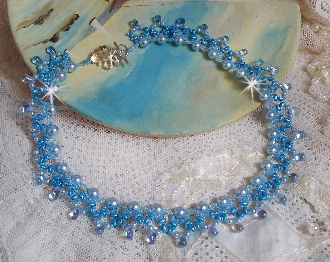 Collar Light Azur con perlas de cristal Swarovski y gotas de vidrio