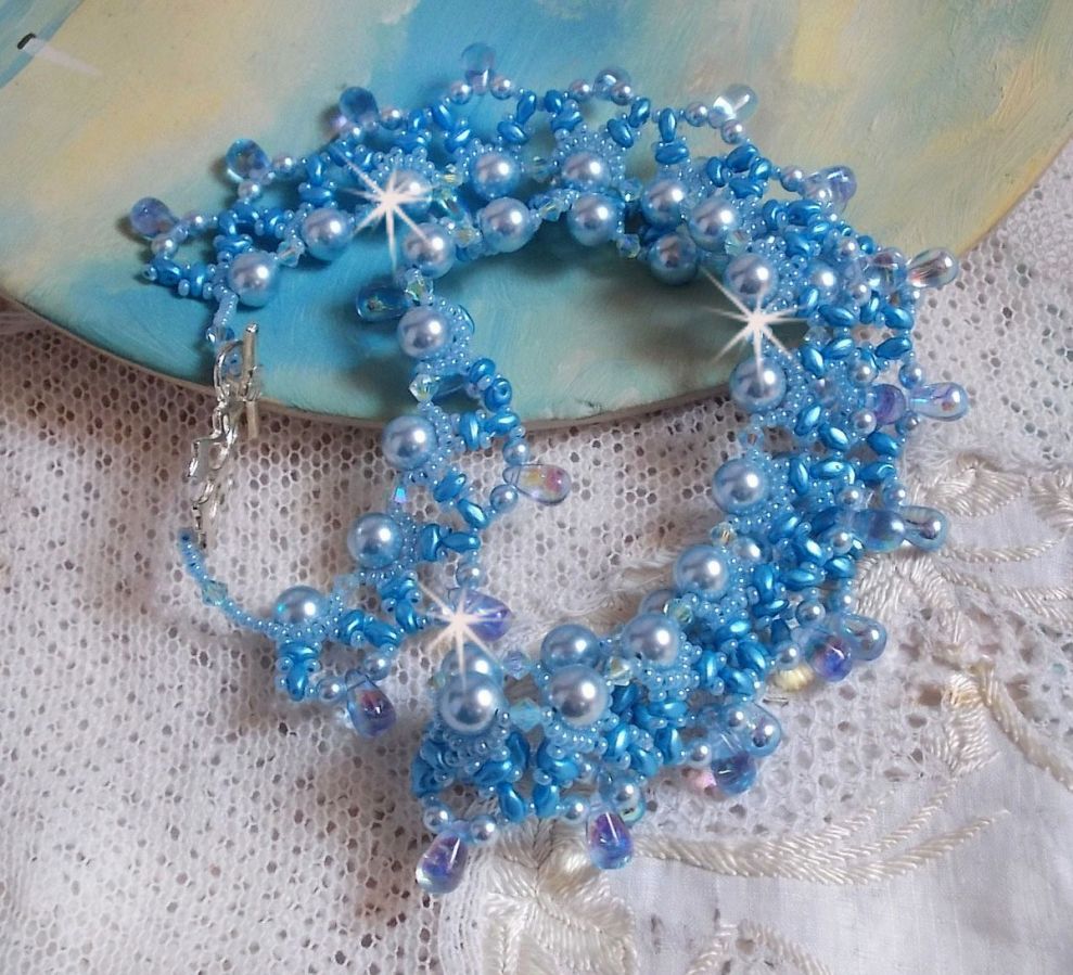 Collar Light Azur con perlas de cristal Swarovski y gotas de vidrio