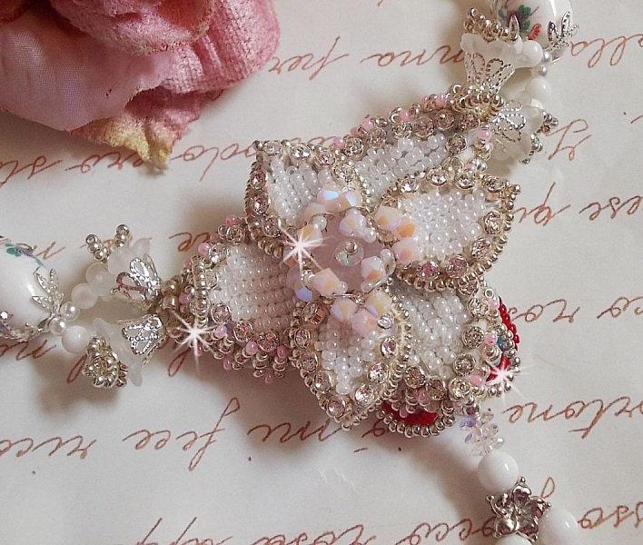 Collier Nuit Etoil&eacute; avec des perles semi-pr&eacute;cieuses et Cristaux de Swarovski