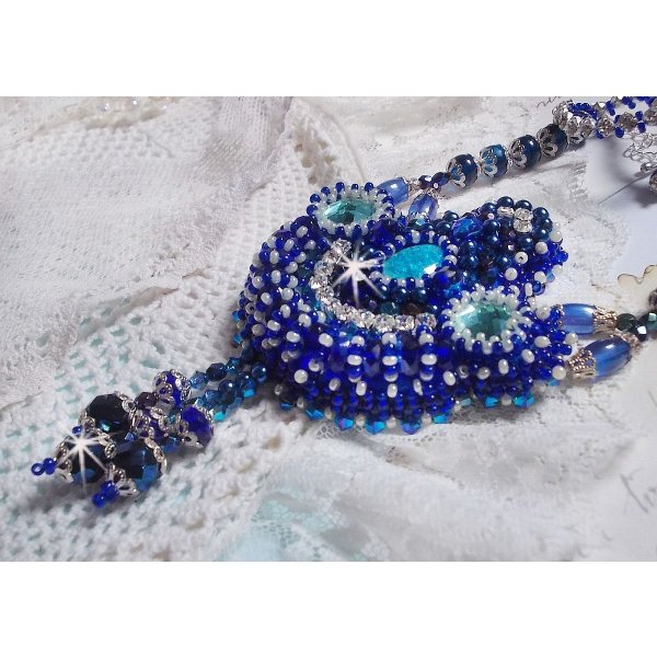 Collar Paris Divine bordado con cristales de Swarovski, cuentas de cristal de Bohemia y cuentas de semillas 