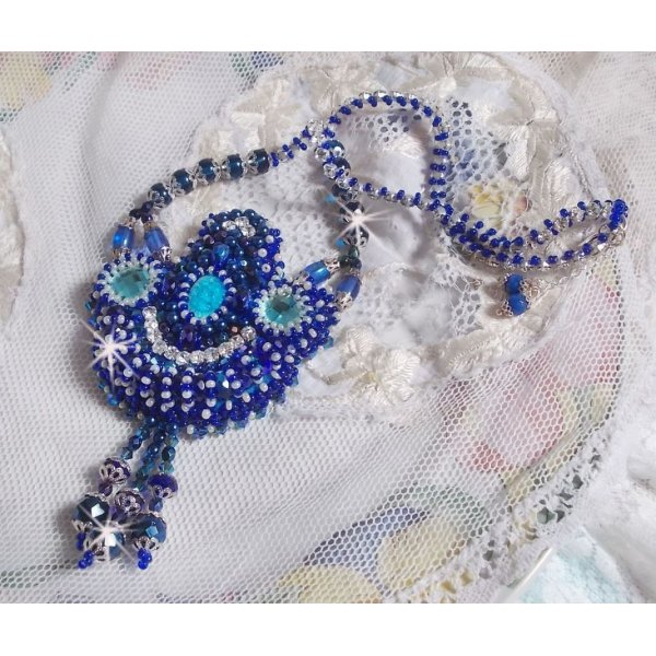 Collar Paris Divine bordado con cristales de Swarovski, cuentas de cristal de Bohemia y cuentas de semillas 