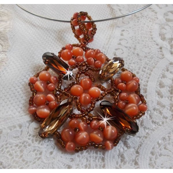 Collar colgante de oto&ntilde;o con cristales de Swarovski y cuentas de vidrio ojo de gato