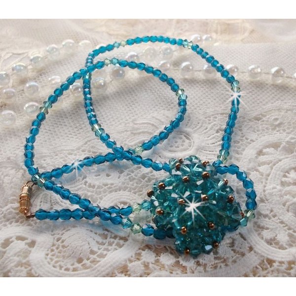 Collar colgante de esmeralda con espirales y facetas de cristal Swarovski