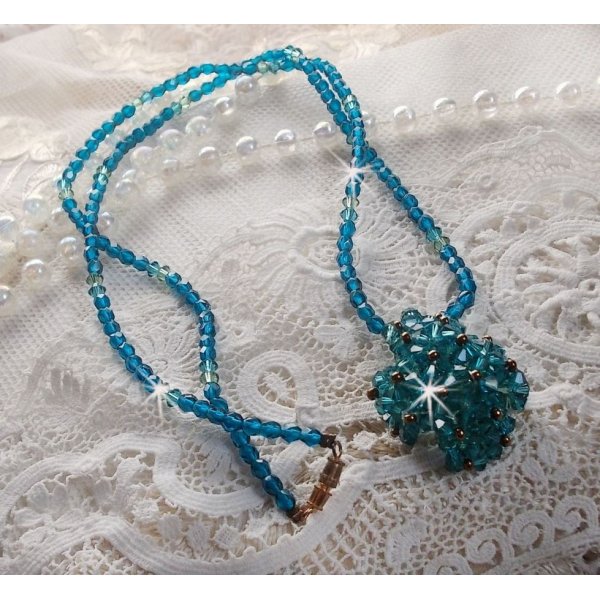 Collar colgante de esmeralda con espirales y facetas de cristal Swarovski