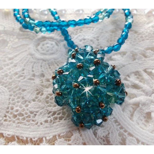 Collar colgante de esmeralda con espirales y facetas de cristal Swarovski