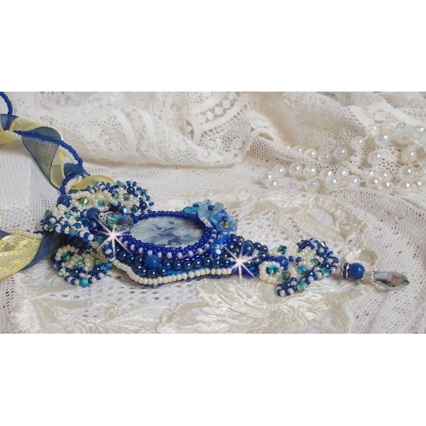 Collar colgante Haute-Couture Blue Palace con cuentas de colores y cristales de Swarovski