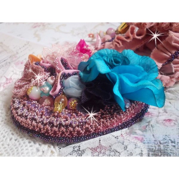 Collar Jardin Po&eacute;tique de encaje, cristales de Swarovski, perlas, cuentas de rocalla, plata chapada en oro de 18 quilates y perlas semipreciosas