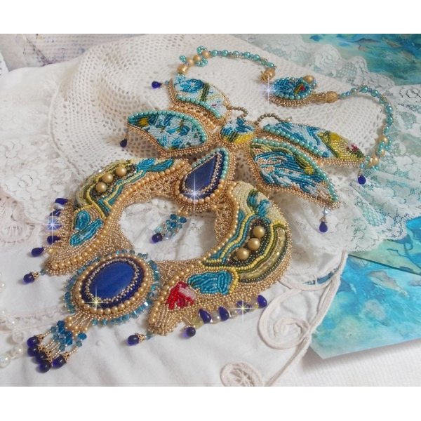 Haute-Couture Collar Mariposa Oro Azul bordado con piedras preciosas, cristales, cuentas de vidrio y rocallas
