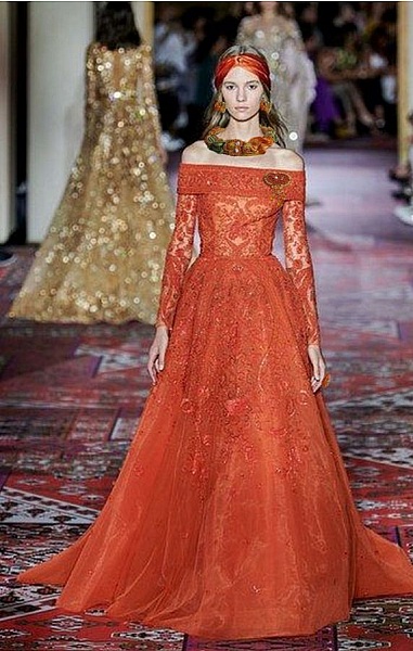 Collar Rumba Haute-Couture bordado con shibori de seda, soutache y cristales Swaroski