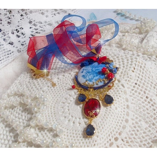 Pendentif Flamenca, cabochon &eacute;maill&eacute; de fleurs Bleues, roses r&eacute;sines, nacre abalone et jade Rouges, poires Zirconium et cristaux Bleu-Marine, breloques, pendentif r&eacute;sine &eacute;poxy, un style Flamenco