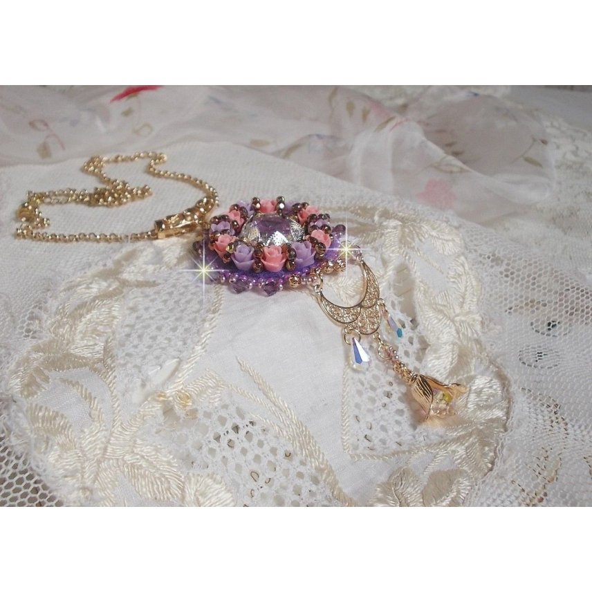 Colgante Collar Ice Purple bordado con cristales de la Casa Swarovski 