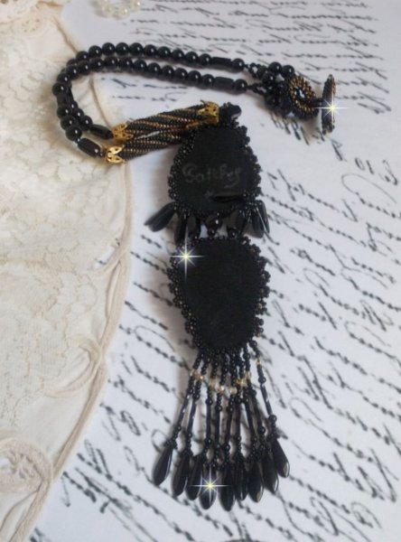 Colgante H&aacute;bito Negro bordado con piedras redondas Onyx, colgantes facetados, cuentas cil&iacute;ndricas facetadas, facetas y rocallas de calidad