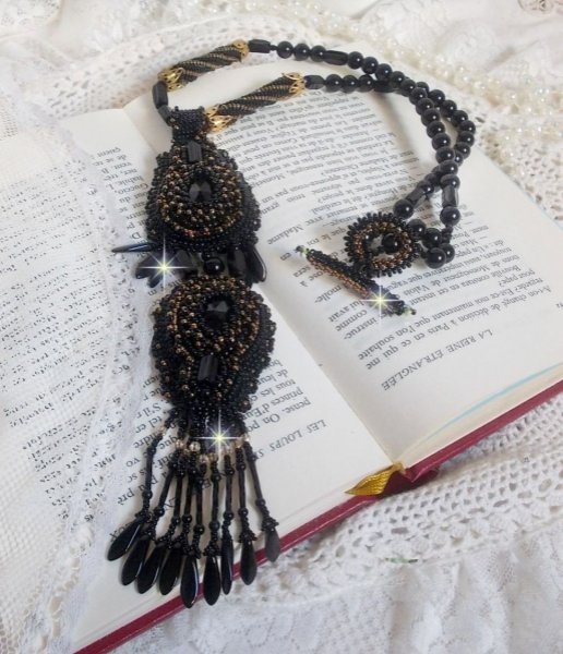 Colgante H&aacute;bito Negro bordado con piedras redondas Onyx, colgantes facetados, cuentas cil&iacute;ndricas facetadas, facetas y rocallas de calidad