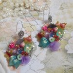 BO Corona Primaveral Chic creada con varias flores, perlas de Murano, cristales, varios accesorios y ganchos para las orejas en Plata 925/1000