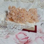 Pulsera Idylle Beauty bordada con cristales de Swarovski, facetas, cuentas redondas, cuentas de semillas con cierre y cadena chapados en oro