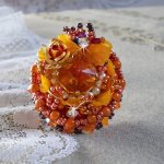 Anillo Les Rêves d'Acapulco bordado con cristales de Swarovski, cuentas de rocalla Miyuki, cristal y perlas en un estilo étnico boho chic